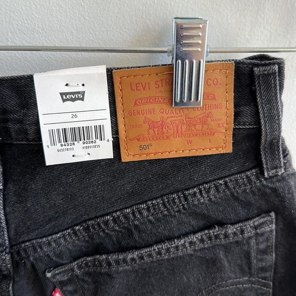 NWT Levi’s 501 Jean Shorts - Picture 5 of 9